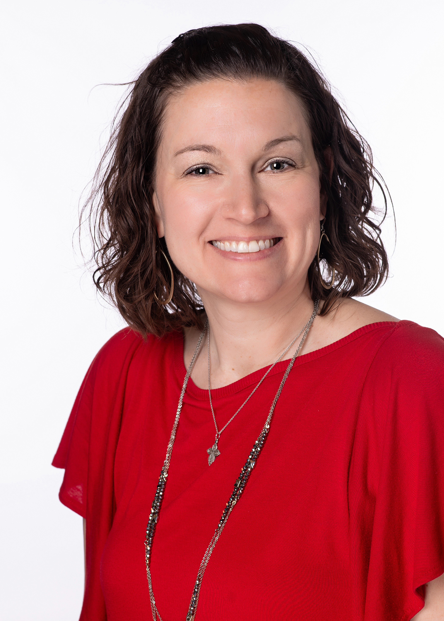 Lauren jasinski headshot wearing a red shirt